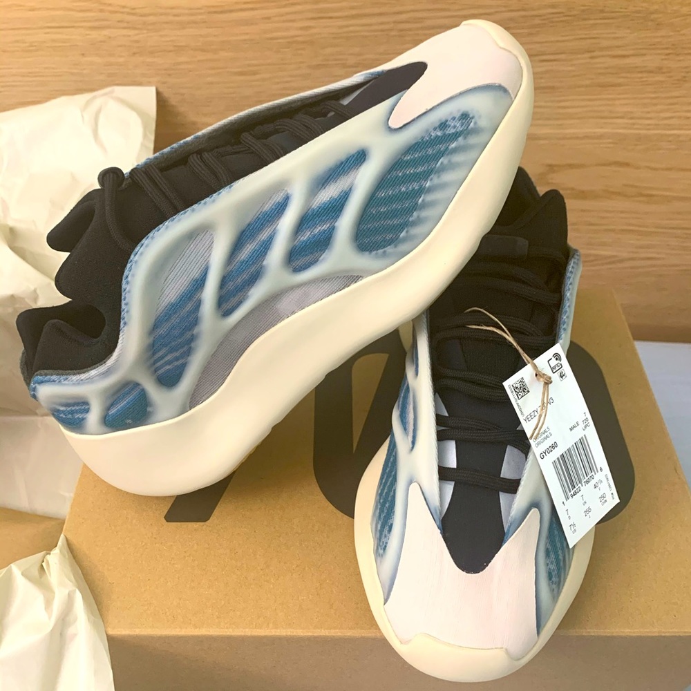 Yeezy 700 V3 - Kyanite